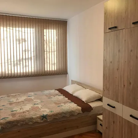 за -лазур Apartament